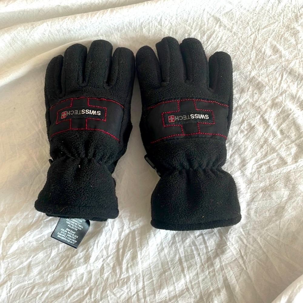 Swiss tech gloves